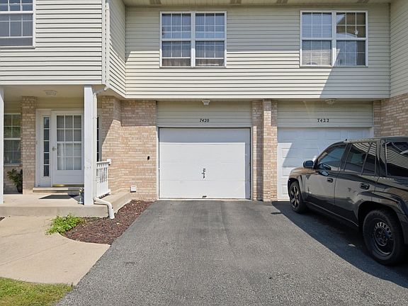 3rd image of 7420 Maple Dr