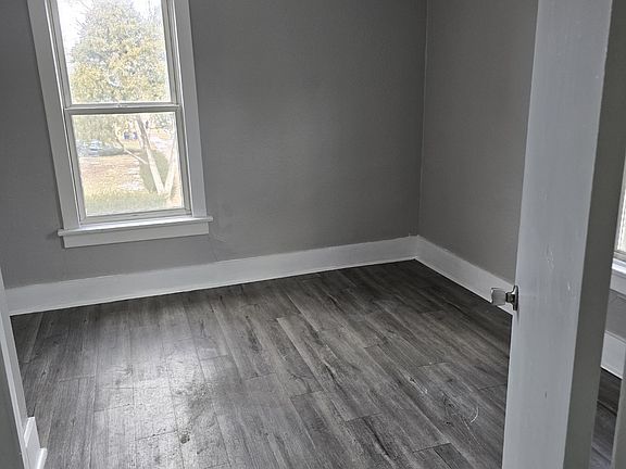 3rd image of 641 E 14th St #1/2