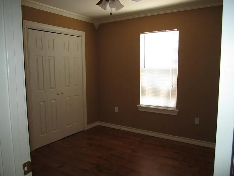 4433 Kemper St — Photo 8