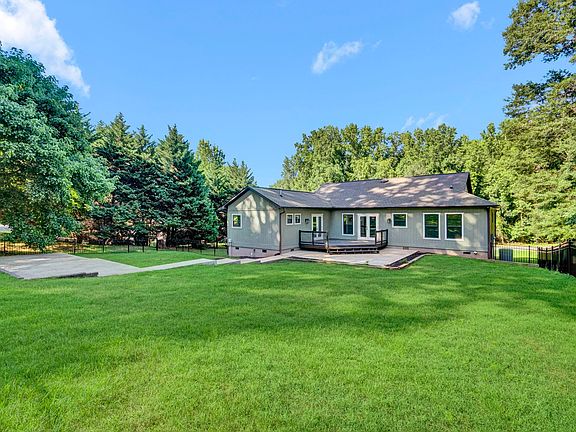 5th image of 736 Three Wood Ln