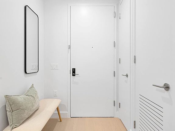 5th image of 555 W 45th St #2I