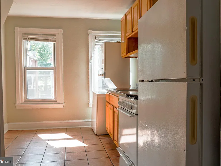 444 W Bringhurst St #3 — Photo 10