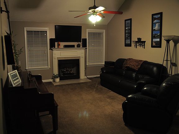 3rd image of 1668 Cedar Springs Ct