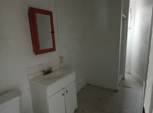 122 E 8th St, Hanford, CA 93230