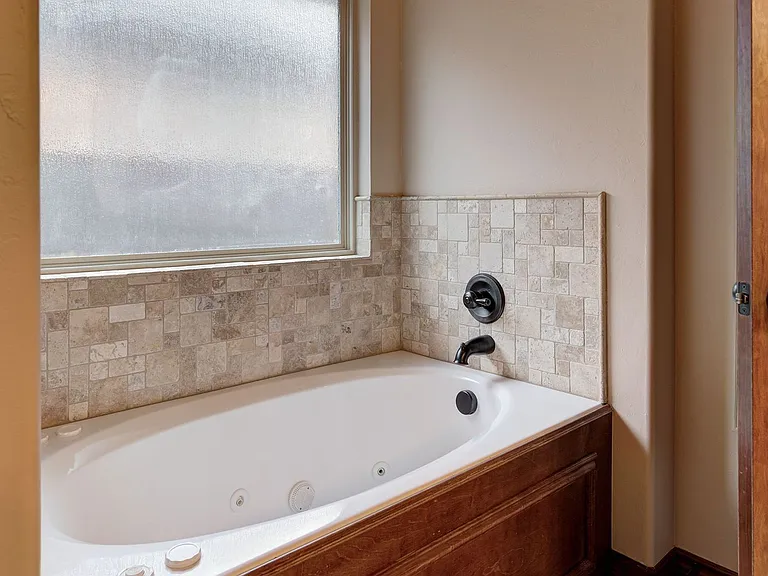 18520 Haslemere Ln — Photo 26
