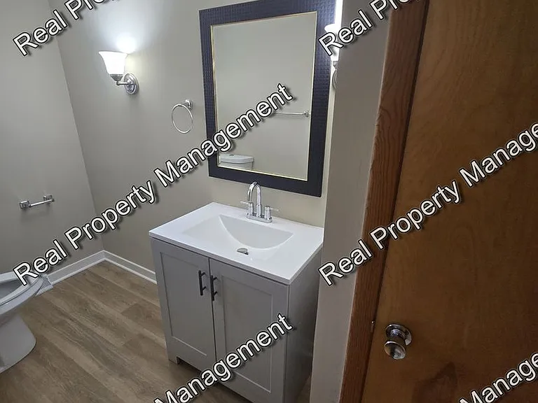 8118 Monroe Ave — Photo 13