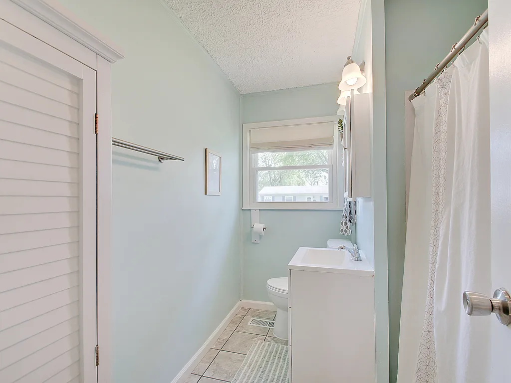 3 bed, 1340 sqft, $1,635 — Photo 3