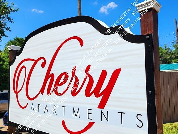 5th image of 300 S Cherry St APT L