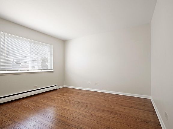 4th image of 430 N 3rd Ave