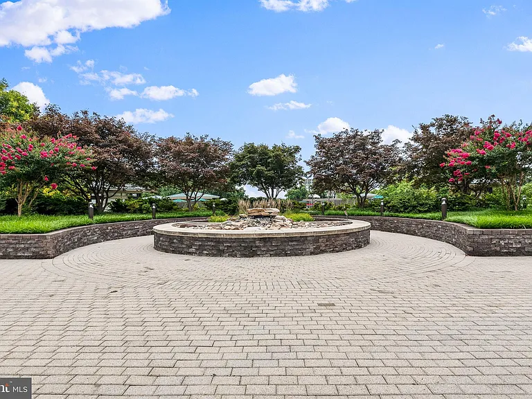5225 Pooks Hill Rd #703N — Photo 42