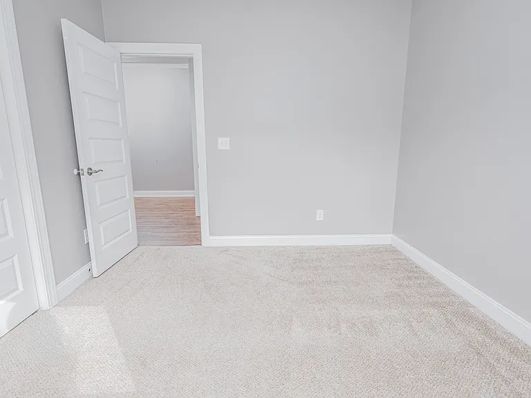 238 Saratoga Ln — Photo 16