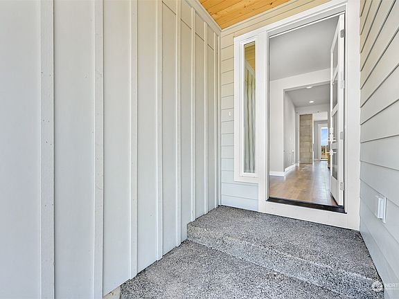 3rd image of 5403 Lonicera Drive