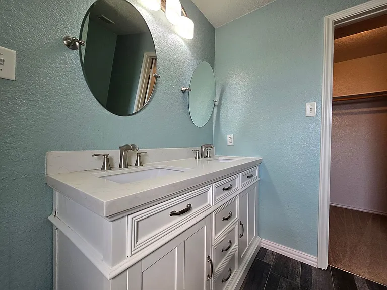 3802 Captain Dr — Photo 17