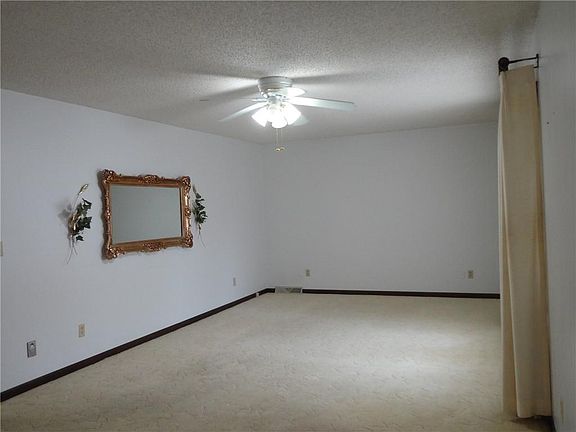 3rd image of 1111 E Northland Dr