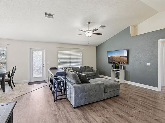 3rd image of 13076 Nusser Ave