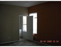 4th image of 3015 Bloomsbury Dr
