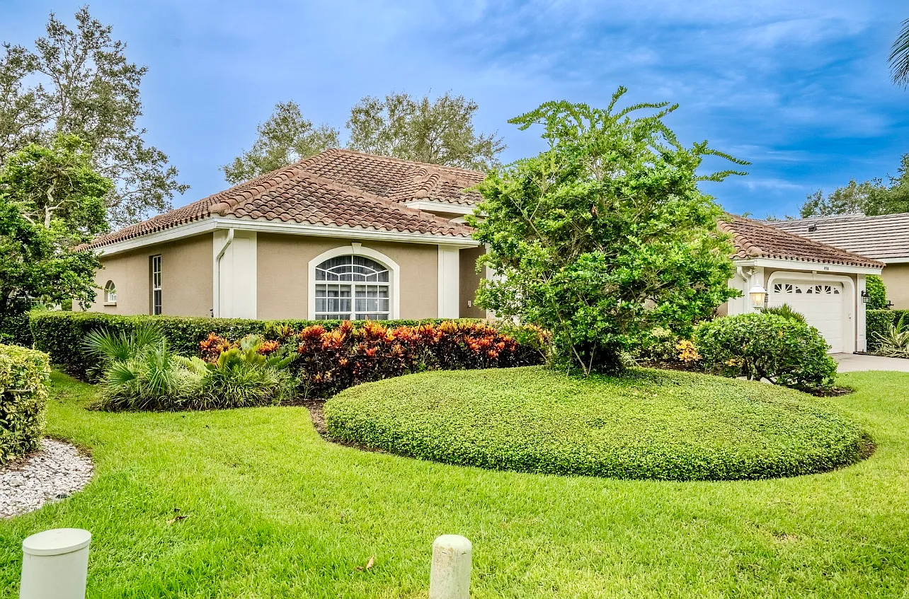 Old Creek Dr, Sarasota — Photo 3