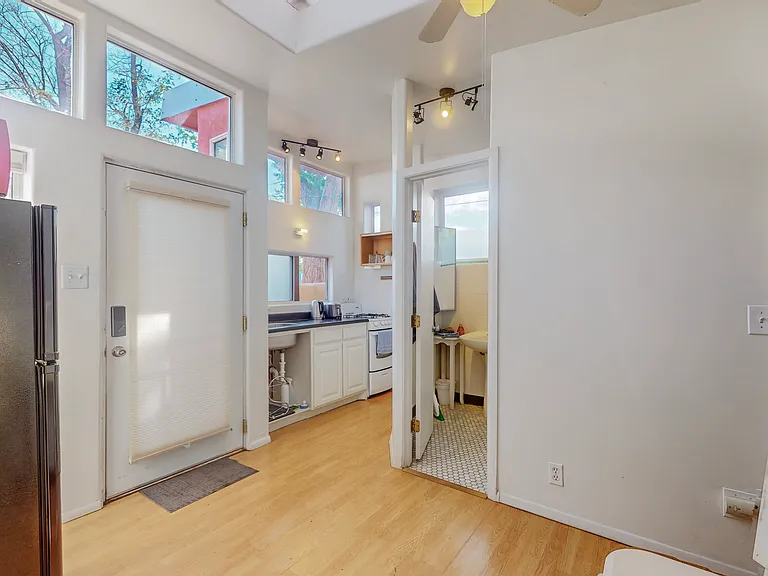 601 Noble Pl NE #2 — Photo 12