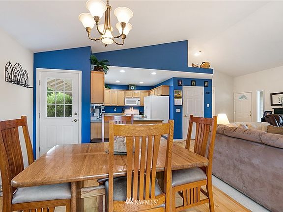 5th image of 164 Tamarack Ct