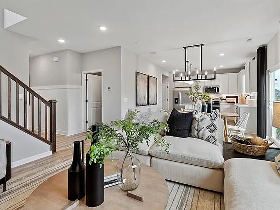 2nd image of 4879 Island Park Dr #4879
