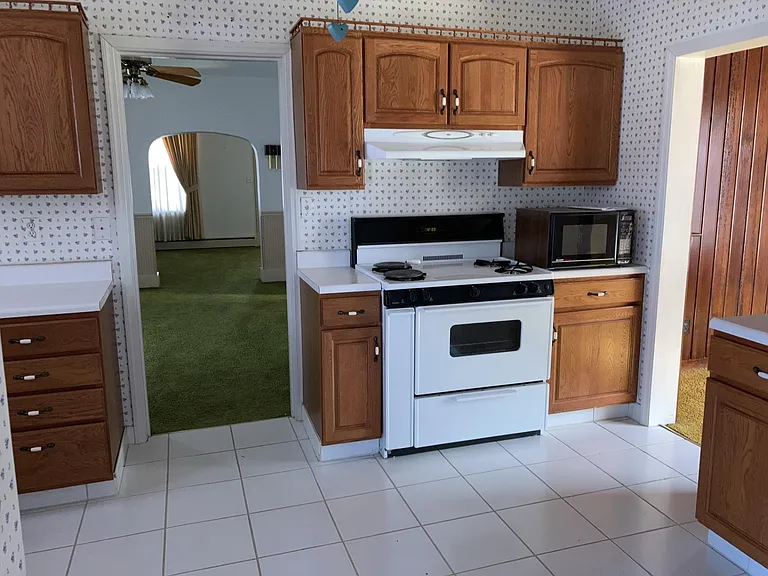 1142 Bechtel St — Photo 11