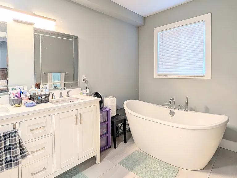 44 Spadina Ave #1 — Photo 13