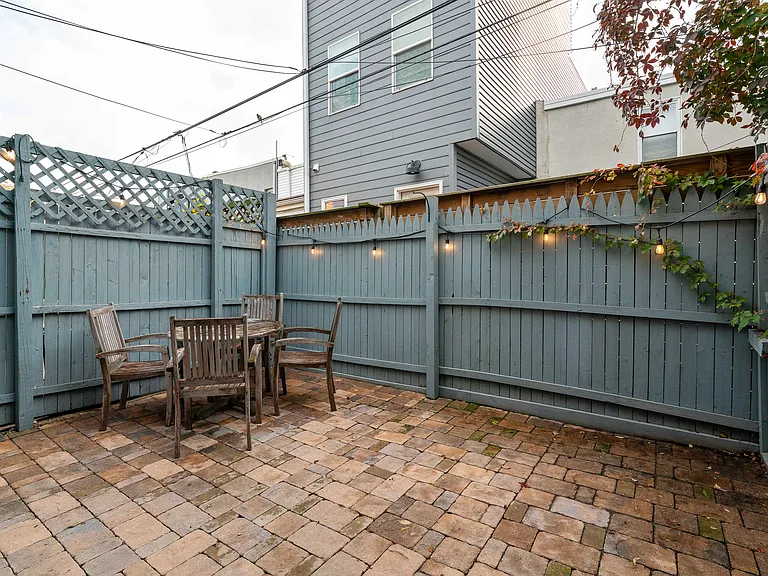 430 McClellan St — Photo 5