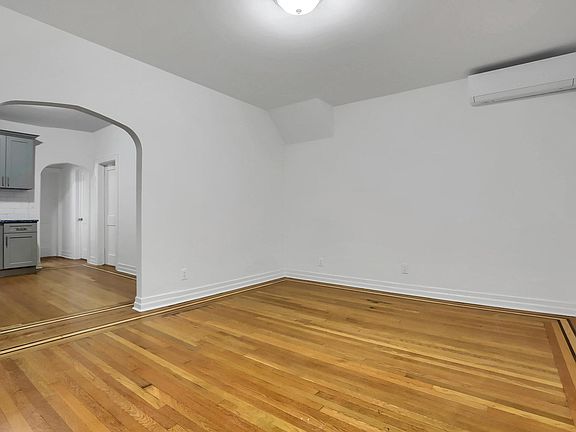 4th image of 914 Edison Ave Floor 1