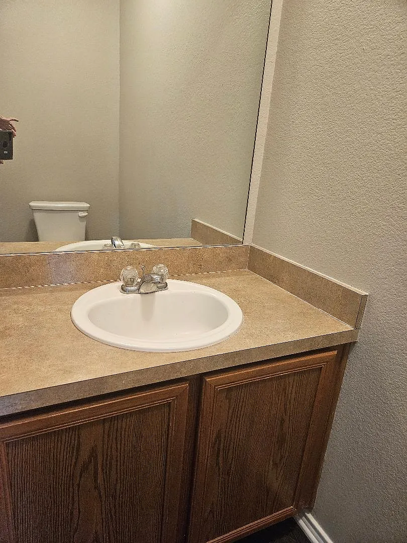 3 bed, 2.5 bath, 1540 sqft, $1,660 — Photo 4