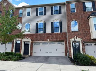 102 Noble Woods Dr, Coraopolis, PA 15108