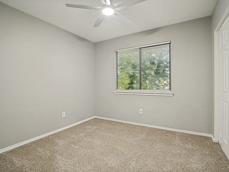 2700 Cornell Dr — Photo 18