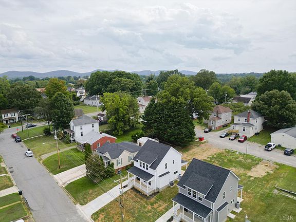 5th image of 311 Bell St