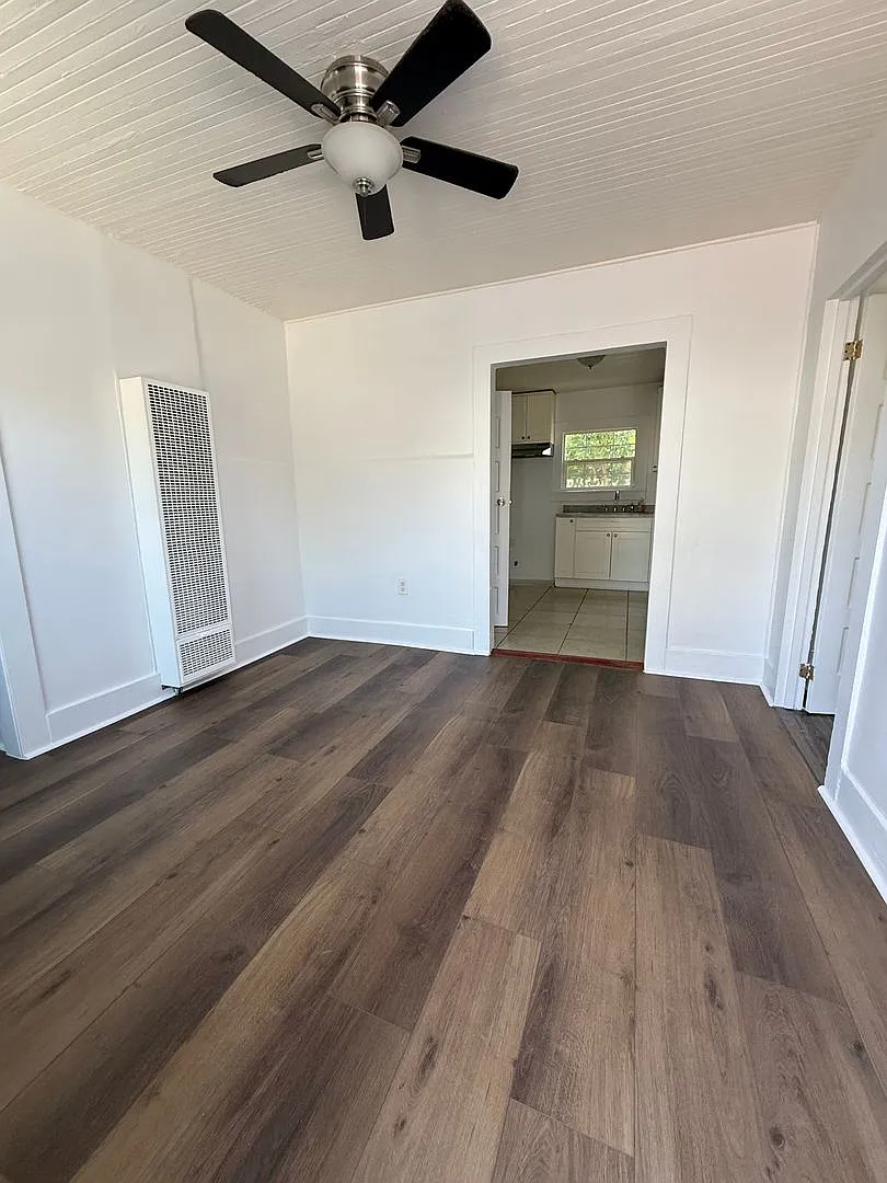 Roseberry - 7400 — Photo 1