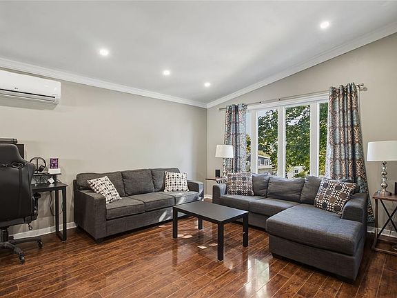5th image of 48 Amherst Heights