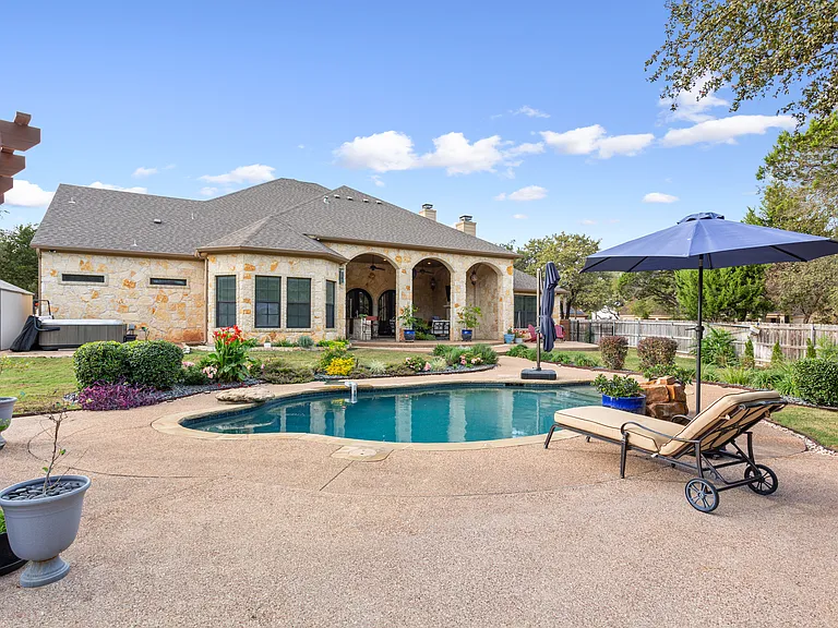 8464 Spicewood Springs Rd — Photo 24