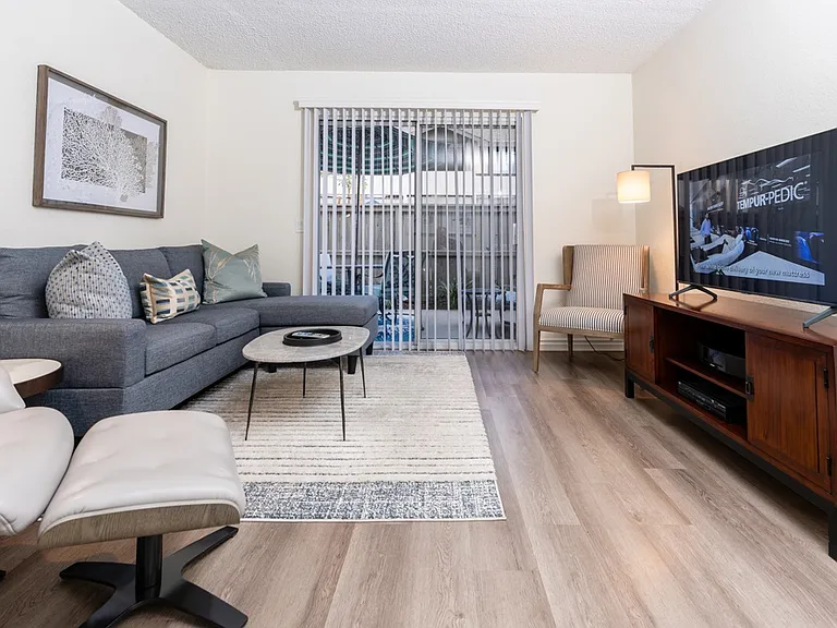 Sunstone Place Apartments — Photo 5
