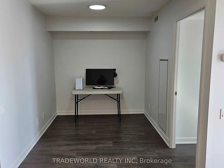 5162 W Yonge St #1901 — Photo 11