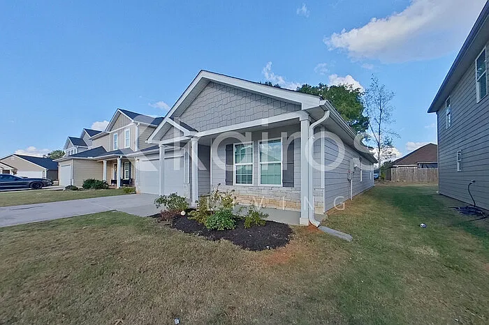 4 bed, 2.0 bath, 1773 sqft, $1,995 — Photo 3