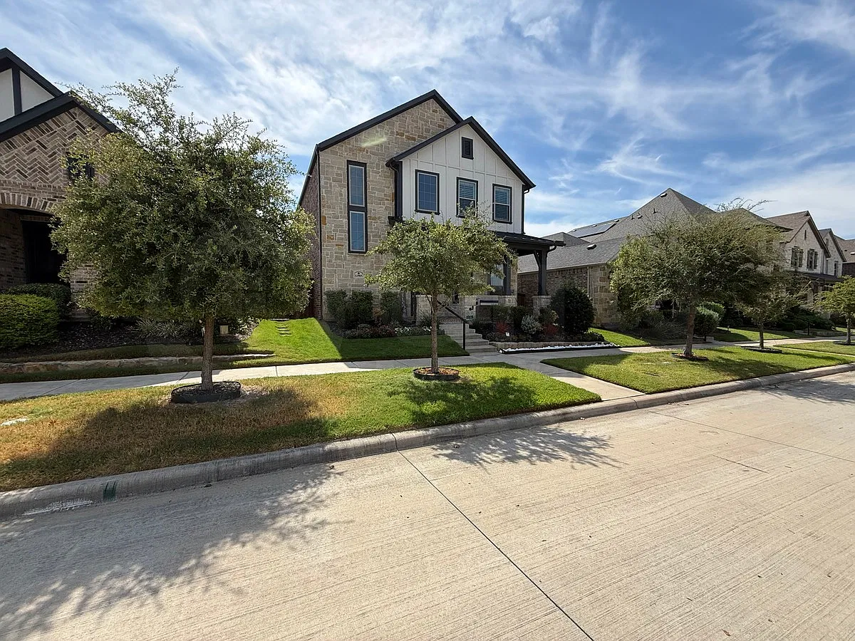4 bed, 4.0 bath, 3287 sqft, $3,495 — Photo 1