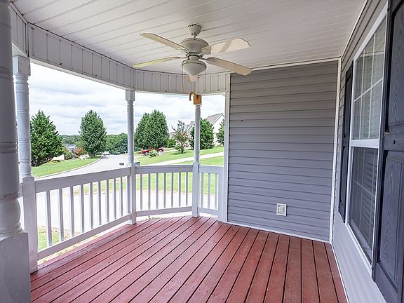 2nd image of 222 Hollow View Dr SE