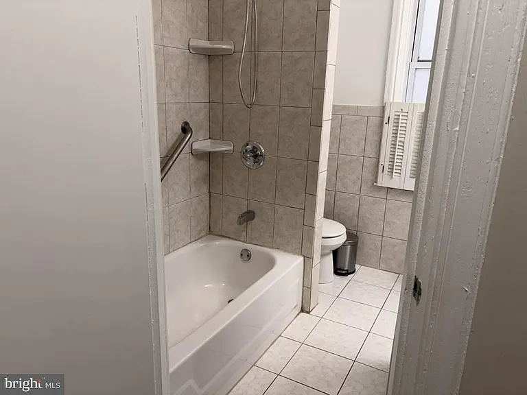2917 W Girard Ave #2 — Photo 17