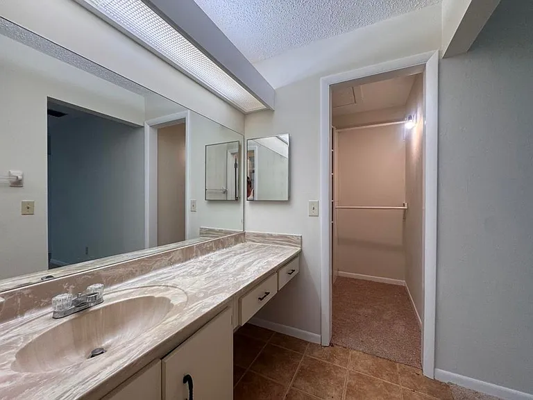 36 Oxford Ln — Photo 14
