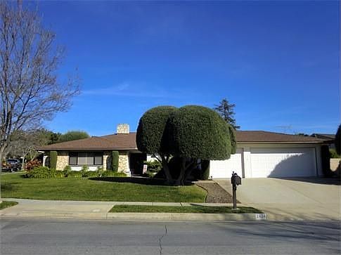3rd image of 2624 Sweetbriar Dr