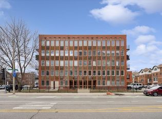 1041 Susan Collins Ln APT 203, Oak Park, IL 60302