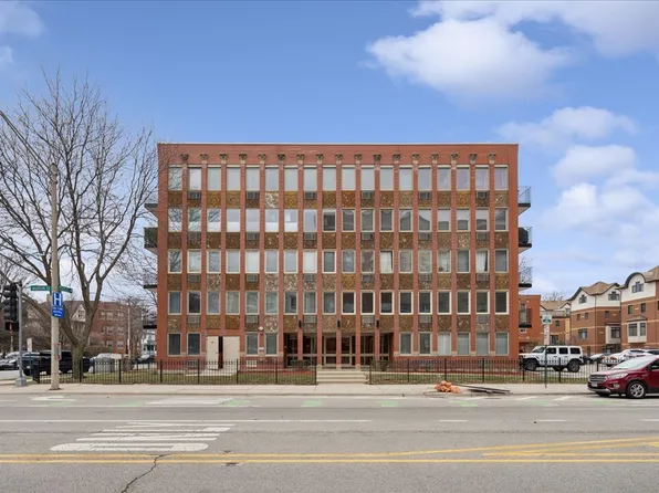 1041 Susan Collins Ln APT 203, Oak Park, IL 60302