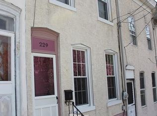 229 Gates St, Philadelphia, PA 19127