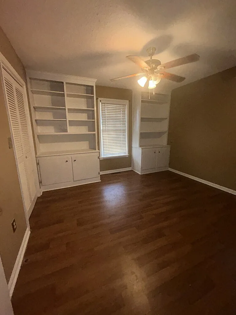 3 bed, 2.0 bath, 1800 sqft, $1,950 — Photo 4
