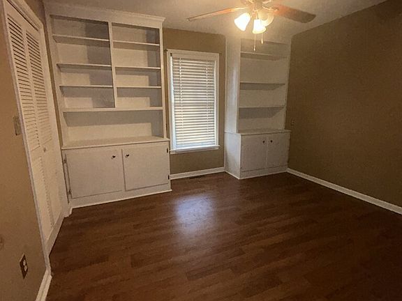4th image of 128 Country Ln