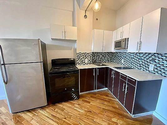 4th image of 29-28 41st Ave #205