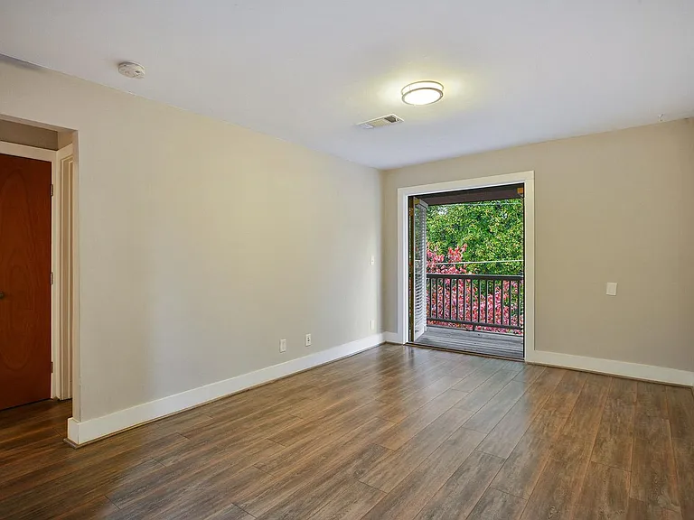 195 Powell St SE #10 — Photo 3